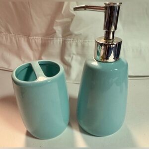 Aqua Ceramic Bath Set